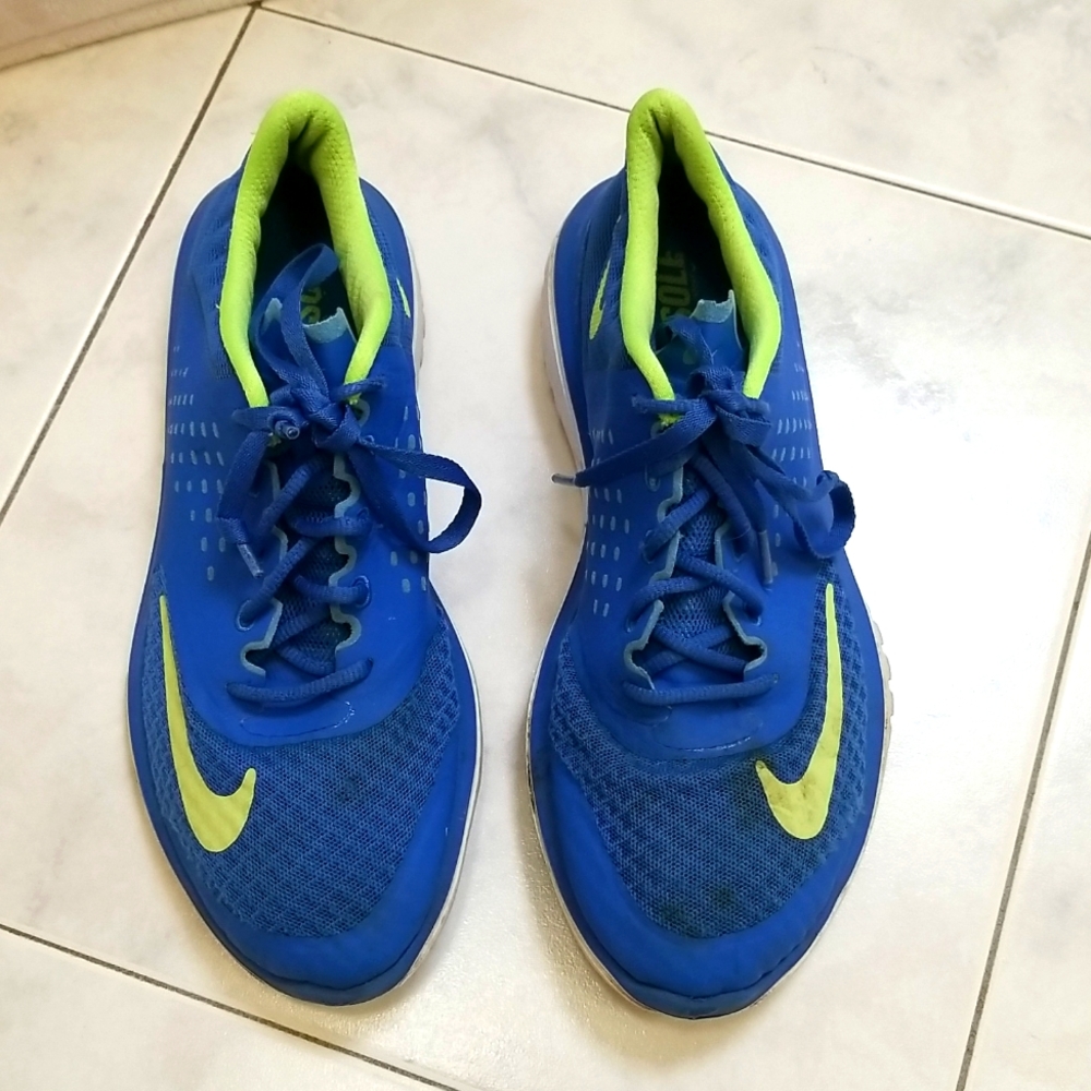 Woman's  Nike Sneakers